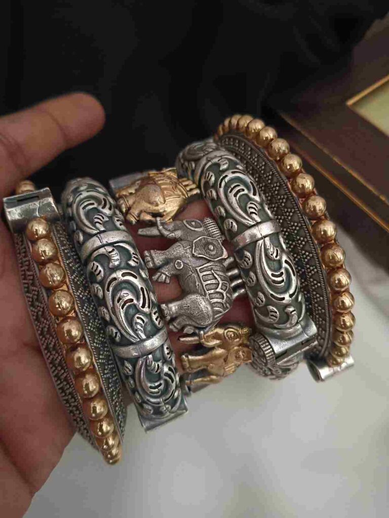 Antique Elephant Motif Bangle Set