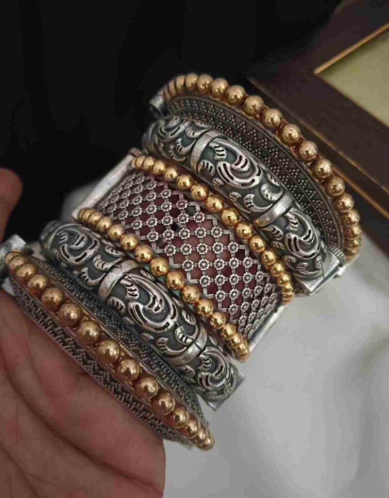 Premium Mesh Pattern Antique Bangles